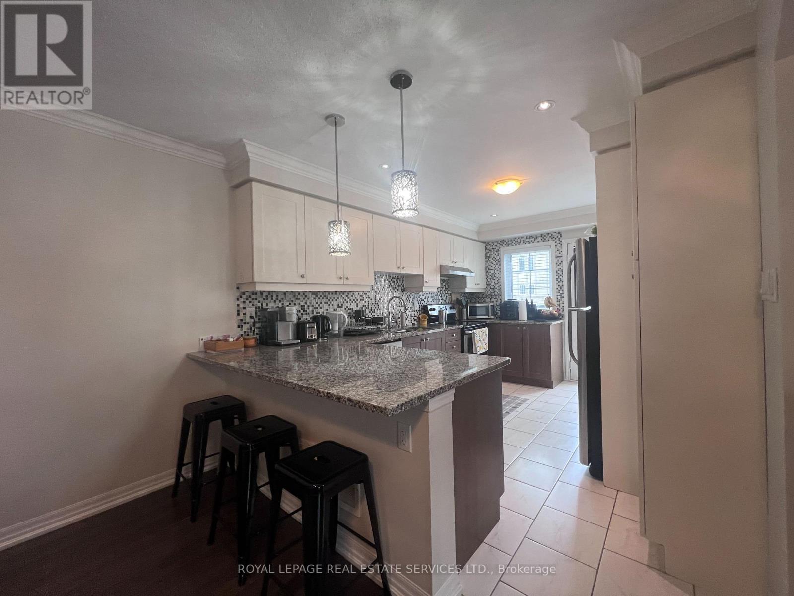 












201 ELLEN DAVIDSON DRIVE

,
Oakville,




Ontario
L6M0V1

