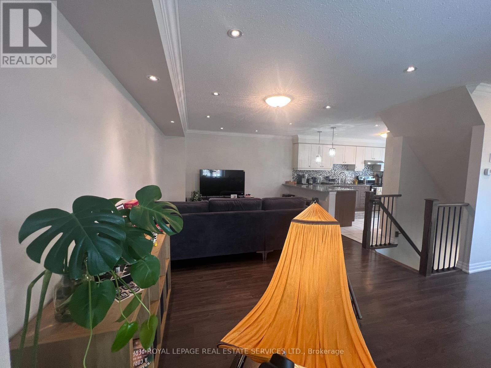 












201 ELLEN DAVIDSON DRIVE

,
Oakville,




Ontario
L6M0V1

