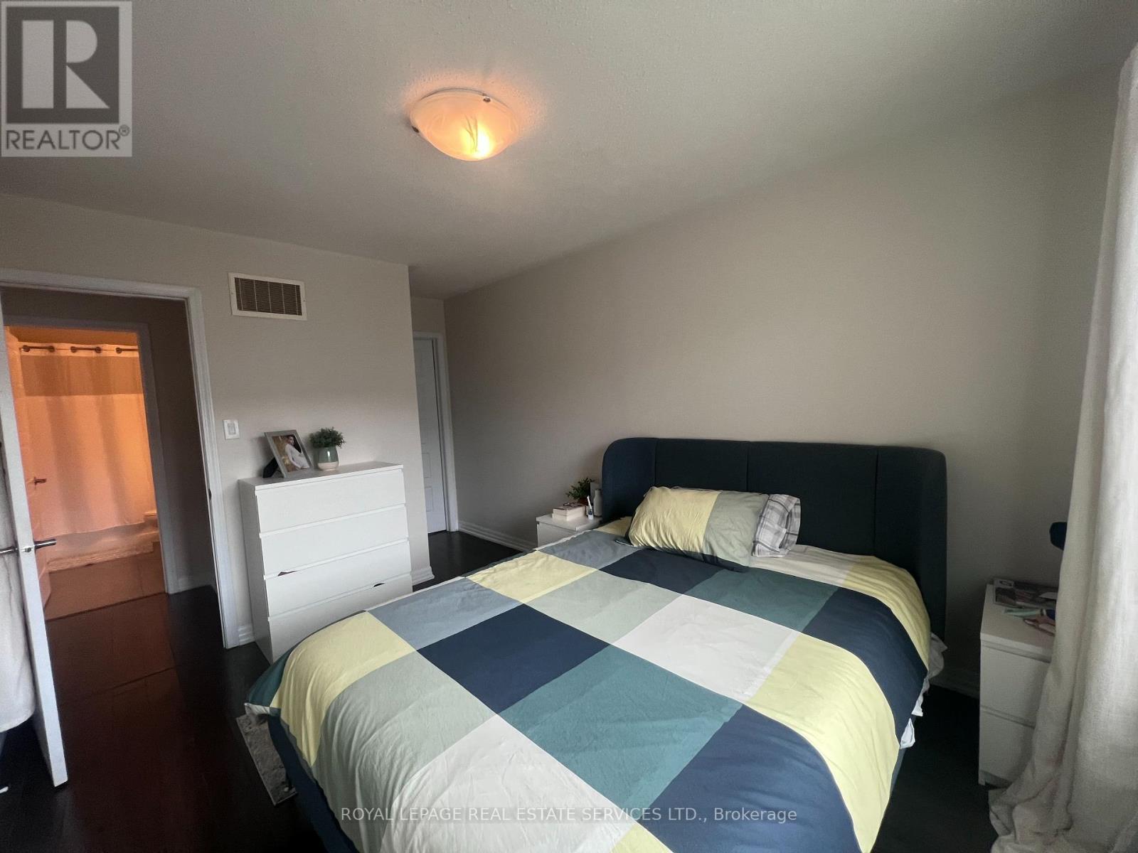 












201 ELLEN DAVIDSON DRIVE

,
Oakville,




Ontario
L6M0V1

