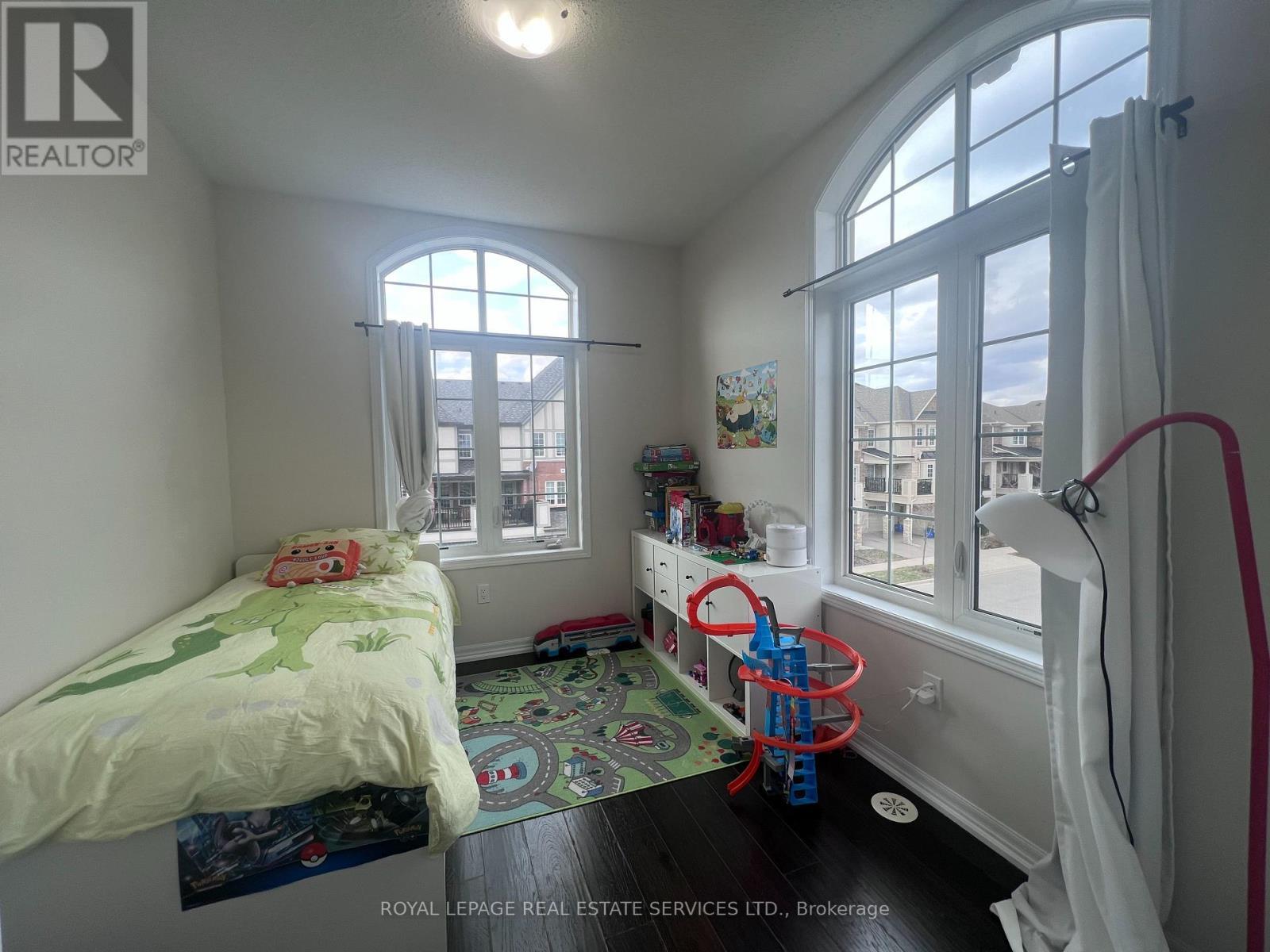 












201 ELLEN DAVIDSON DRIVE

,
Oakville,




Ontario
L6M0V1

