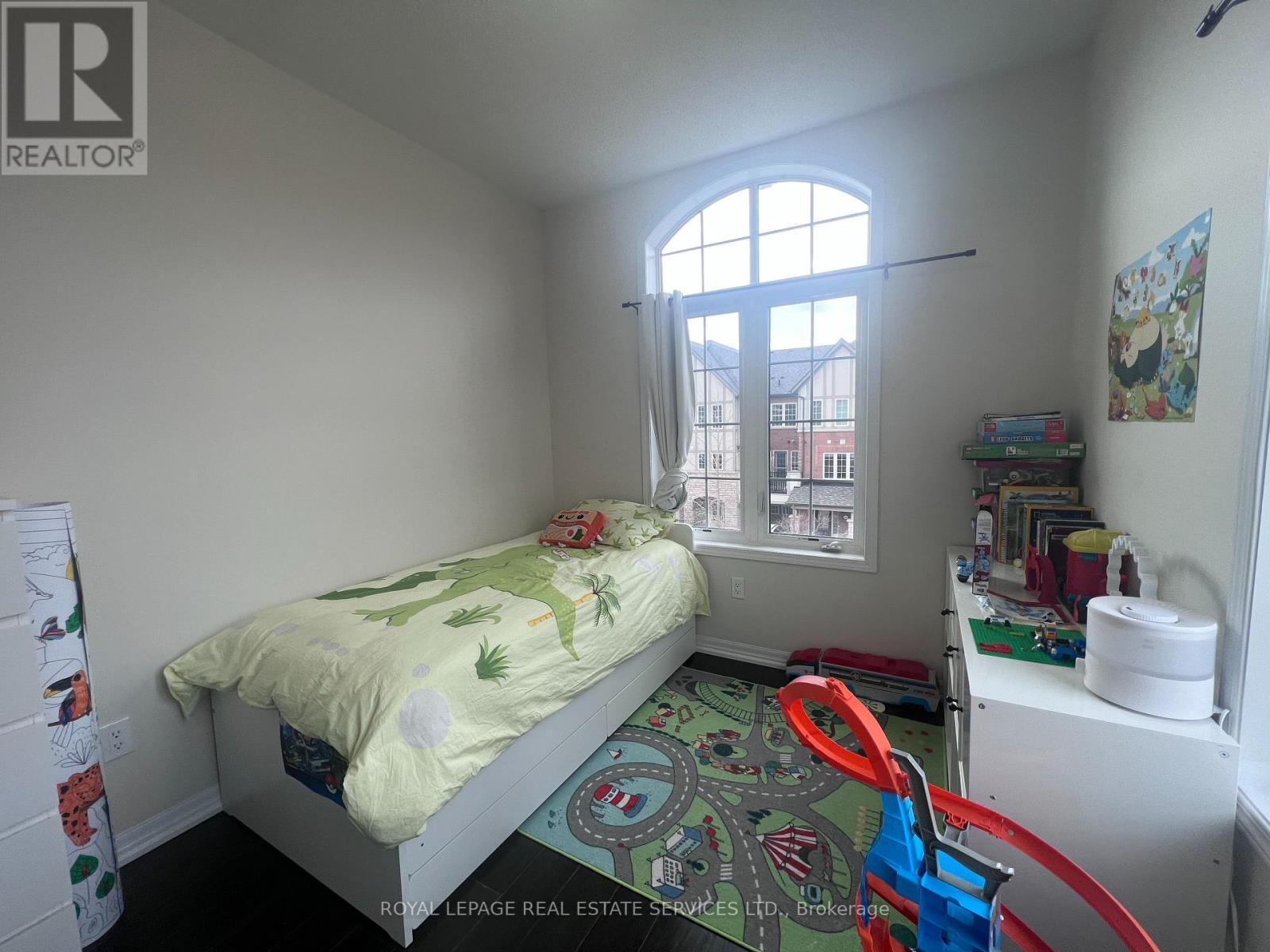 












201 ELLEN DAVIDSON DRIVE

,
Oakville,




Ontario
L6M0V1

