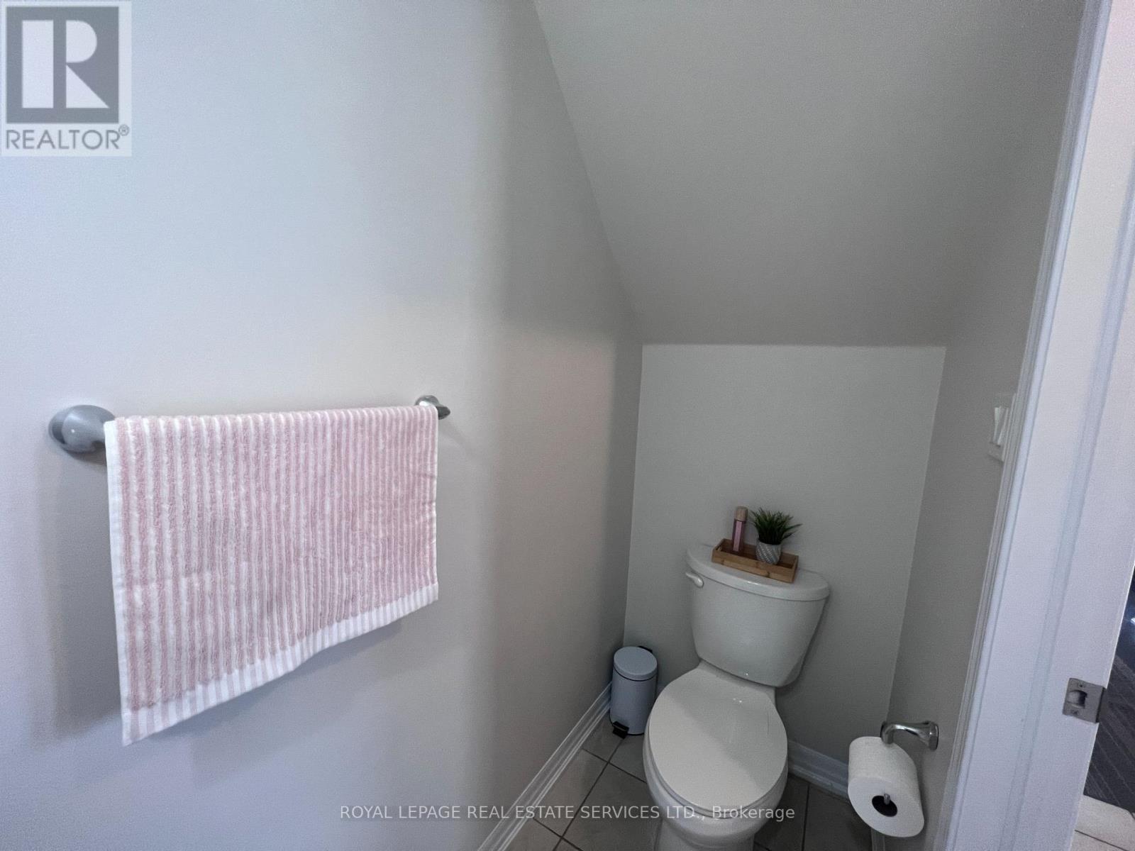 












201 ELLEN DAVIDSON DRIVE

,
Oakville,




Ontario
L6M0V1


