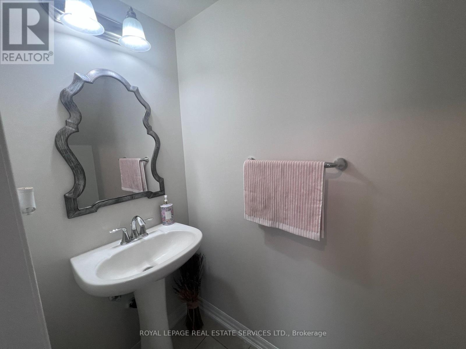 












201 ELLEN DAVIDSON DRIVE

,
Oakville,




Ontario
L6M0V1

