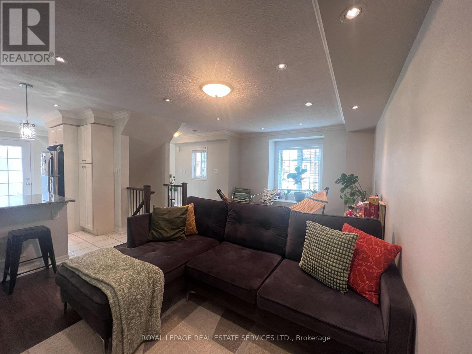 












201 ELLEN DAVIDSON DRIVE

,
Oakville,




Ontario
L6M0V1

