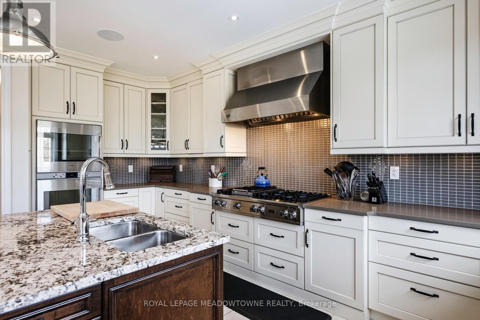 












60 ADAMSVILLE ROAD

,
Brampton,




Ontario
L6X2X4

