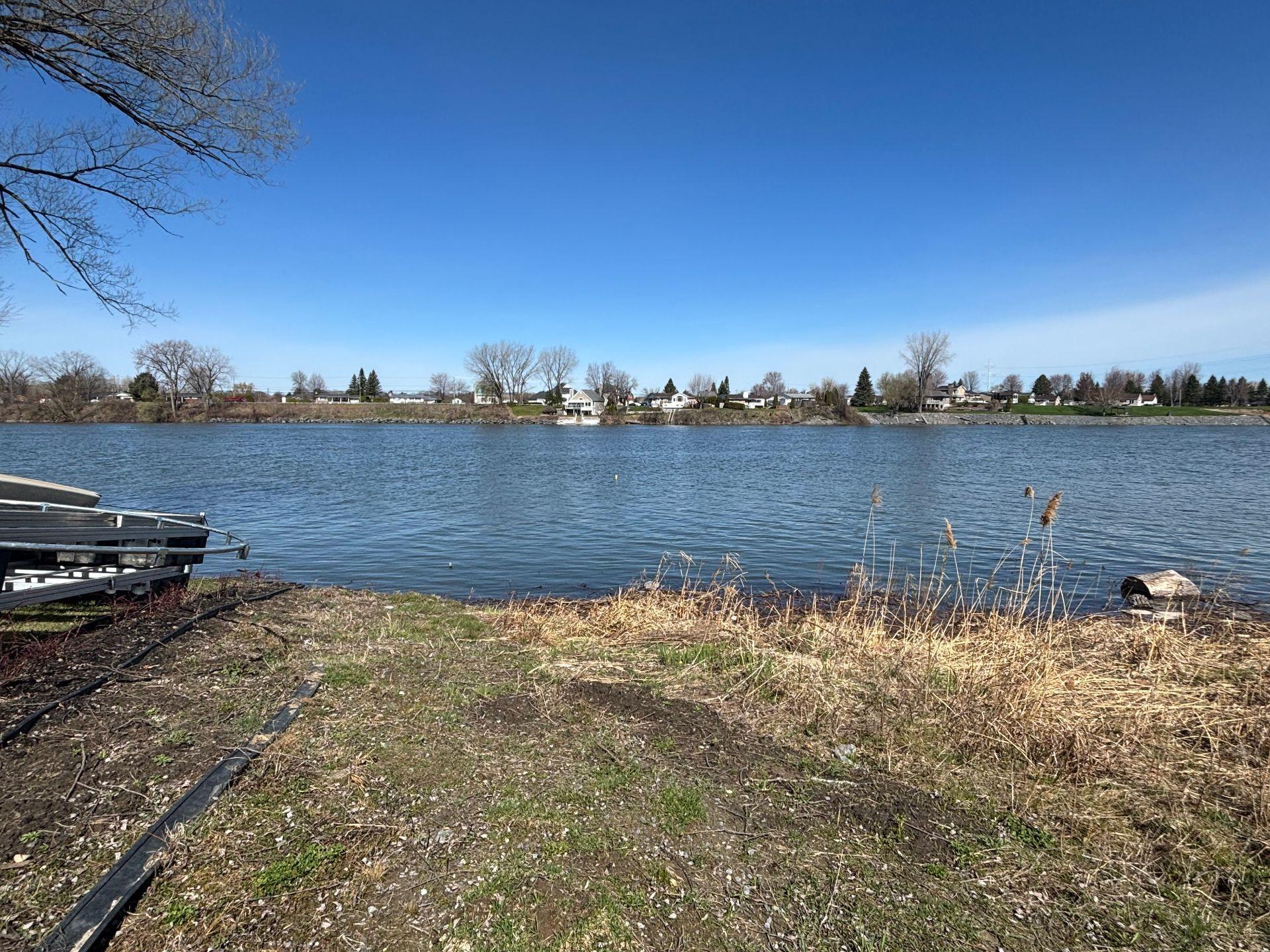 









1246


Rue des Berges

,
Sorel-Tracy,







QC
J3P7X4

