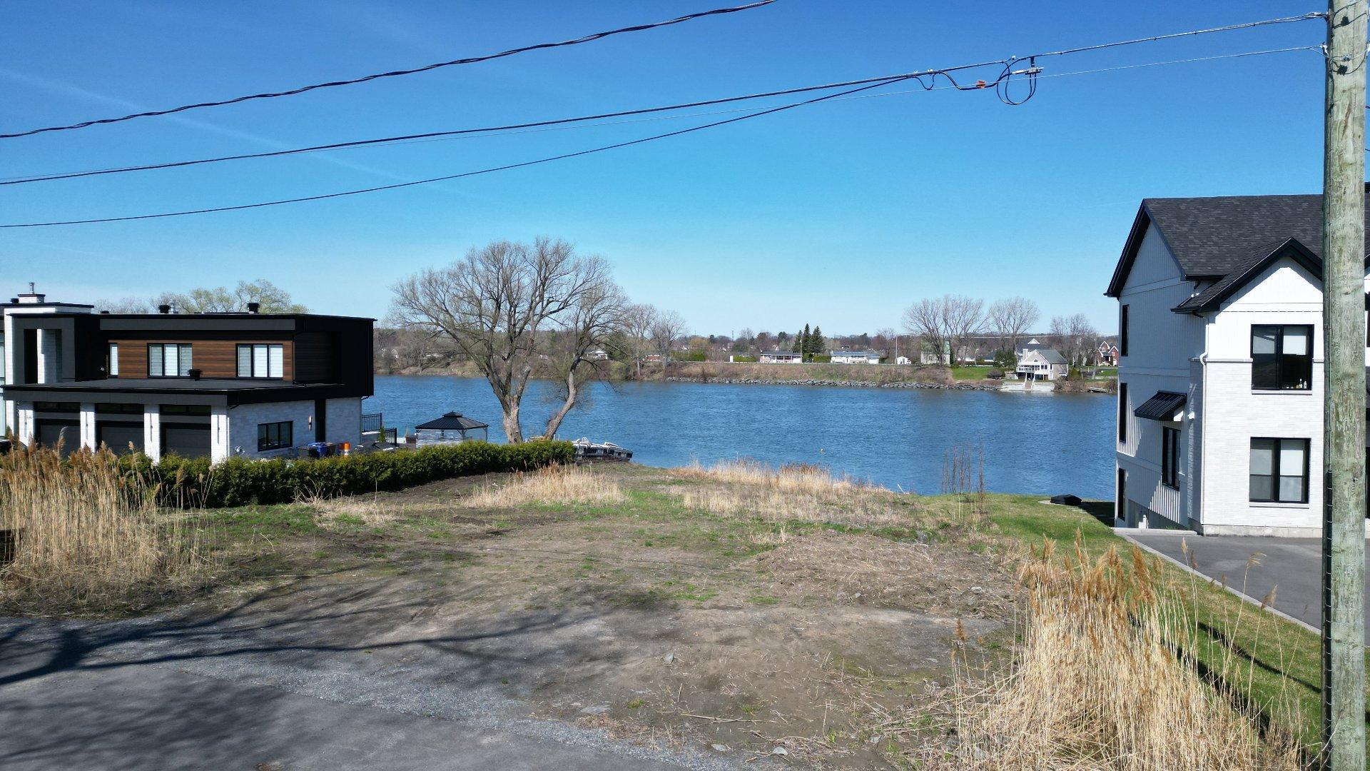 









1246


Rue des Berges

,
Sorel-Tracy,







QC
J3P7X4

