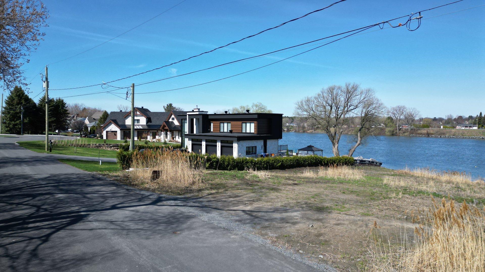 









1246


Rue des Berges

,
Sorel-Tracy,







QC
J3P7X4

