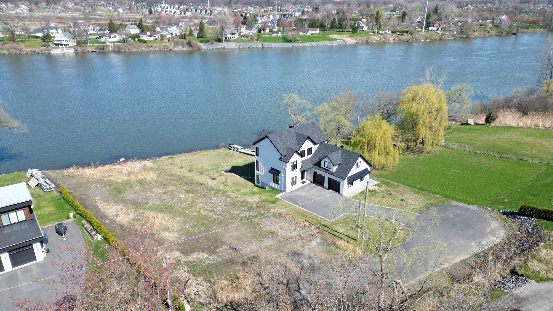 









1246


Rue des Berges

,
Sorel-Tracy,







QC
J3P7X4

