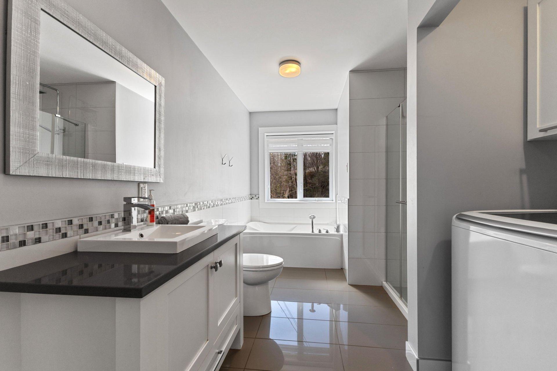 









312


Ch. du Lac-aux-Ours

,
Lac-Supérieur,




QC
J0T1P0


