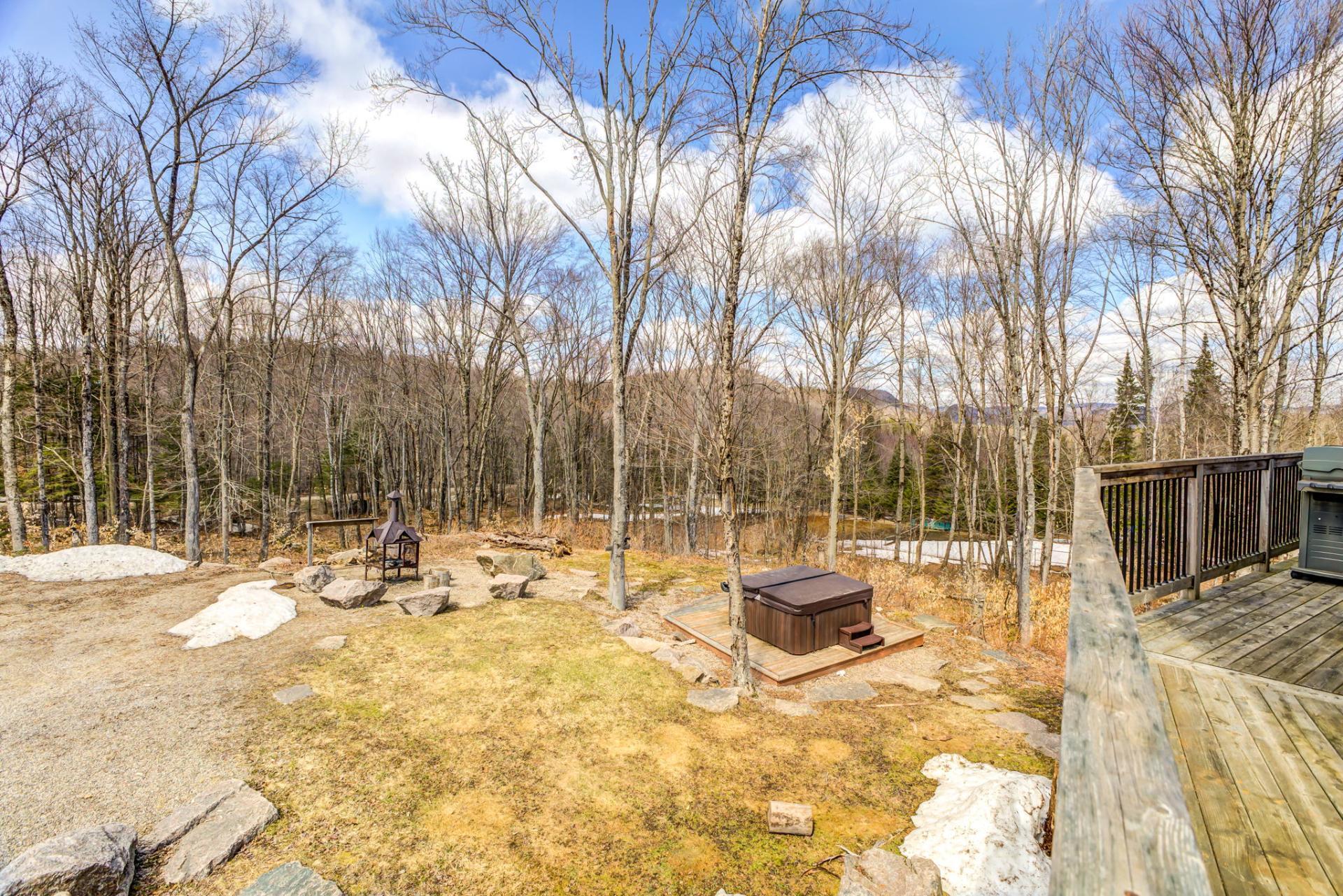 









312


Ch. du Lac-aux-Ours

,
Lac-Supérieur,




QC
J0T1P0

