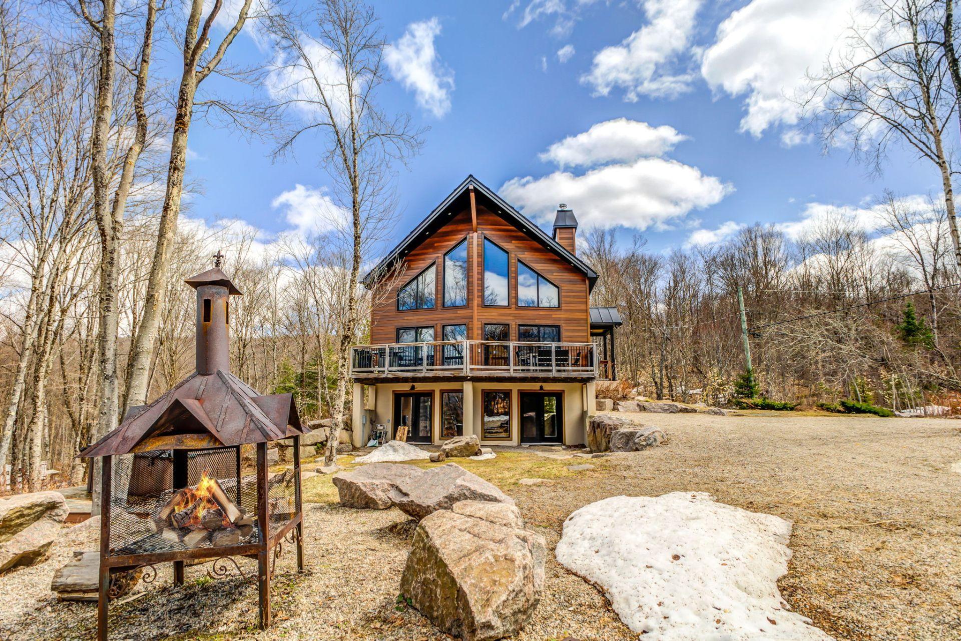 









312


Ch. du Lac-aux-Ours

,
Lac-Supérieur,




QC
J0T1P0

