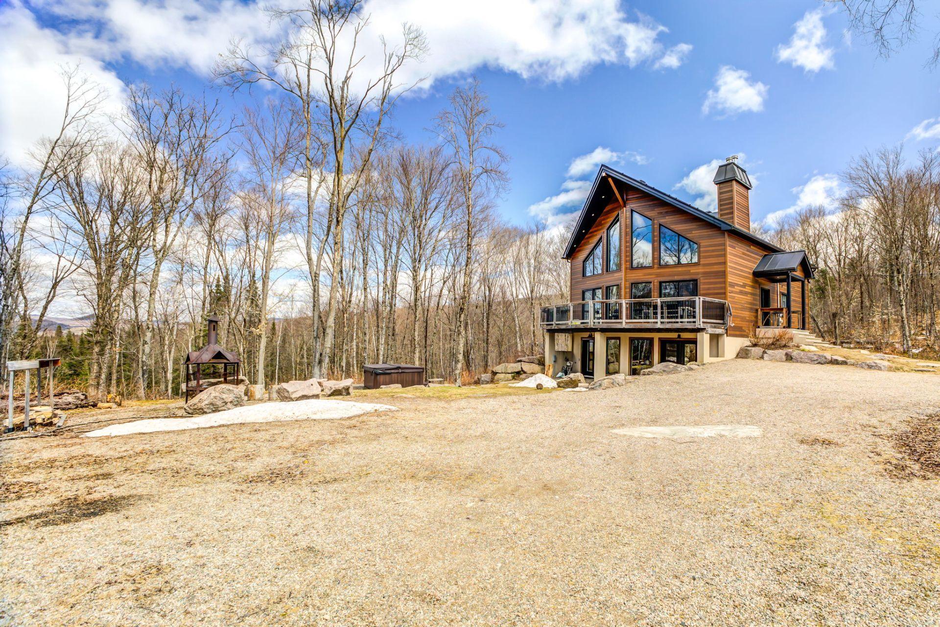 









312


Ch. du Lac-aux-Ours

,
Lac-Supérieur,




QC
J0T1P0

