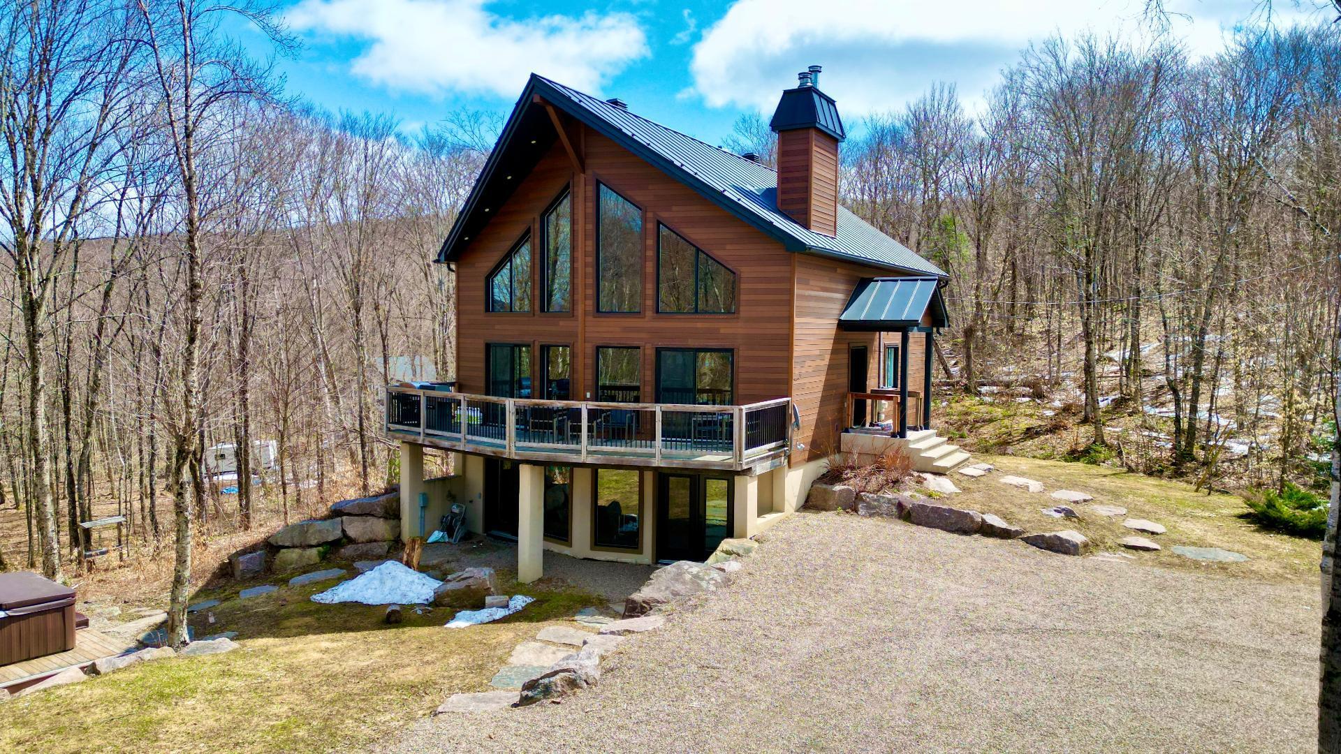 









312


Ch. du Lac-aux-Ours

,
Lac-Supérieur,




QC
J0T1P0

