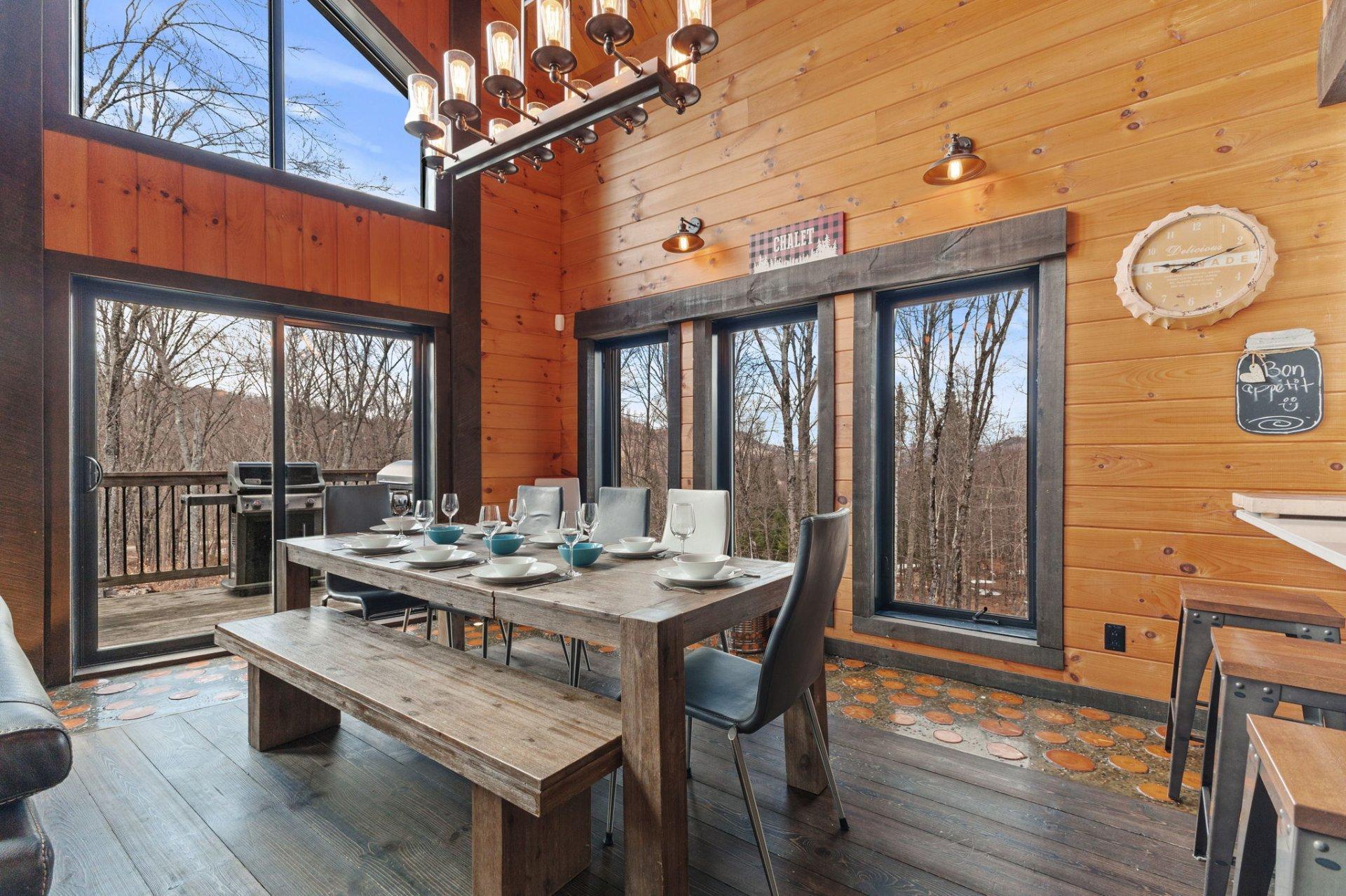 









312


Ch. du Lac-aux-Ours

,
Lac-Supérieur,




QC
J0T1P0


