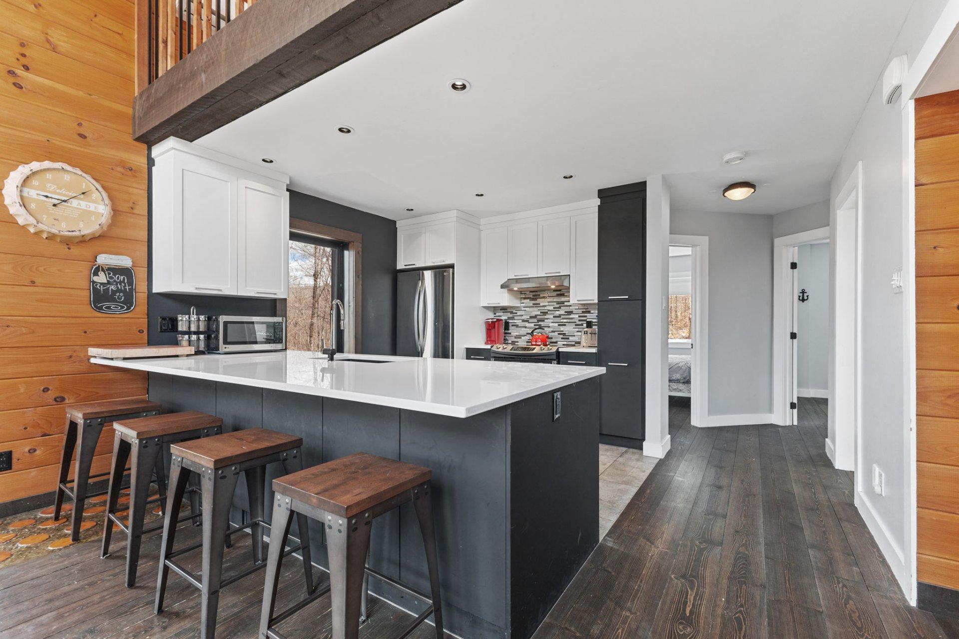 









312


Ch. du Lac-aux-Ours

,
Lac-Supérieur,




QC
J0T1P0

