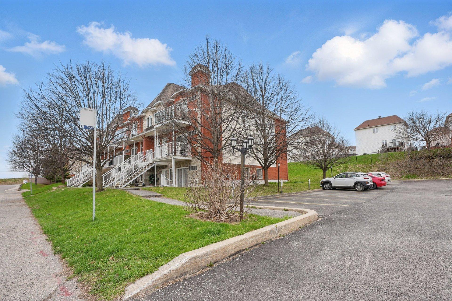 









303


Rue de la Côte-des-Neiges

, 2,
Gatineau (Gatineau),




QC
J8V4B2

