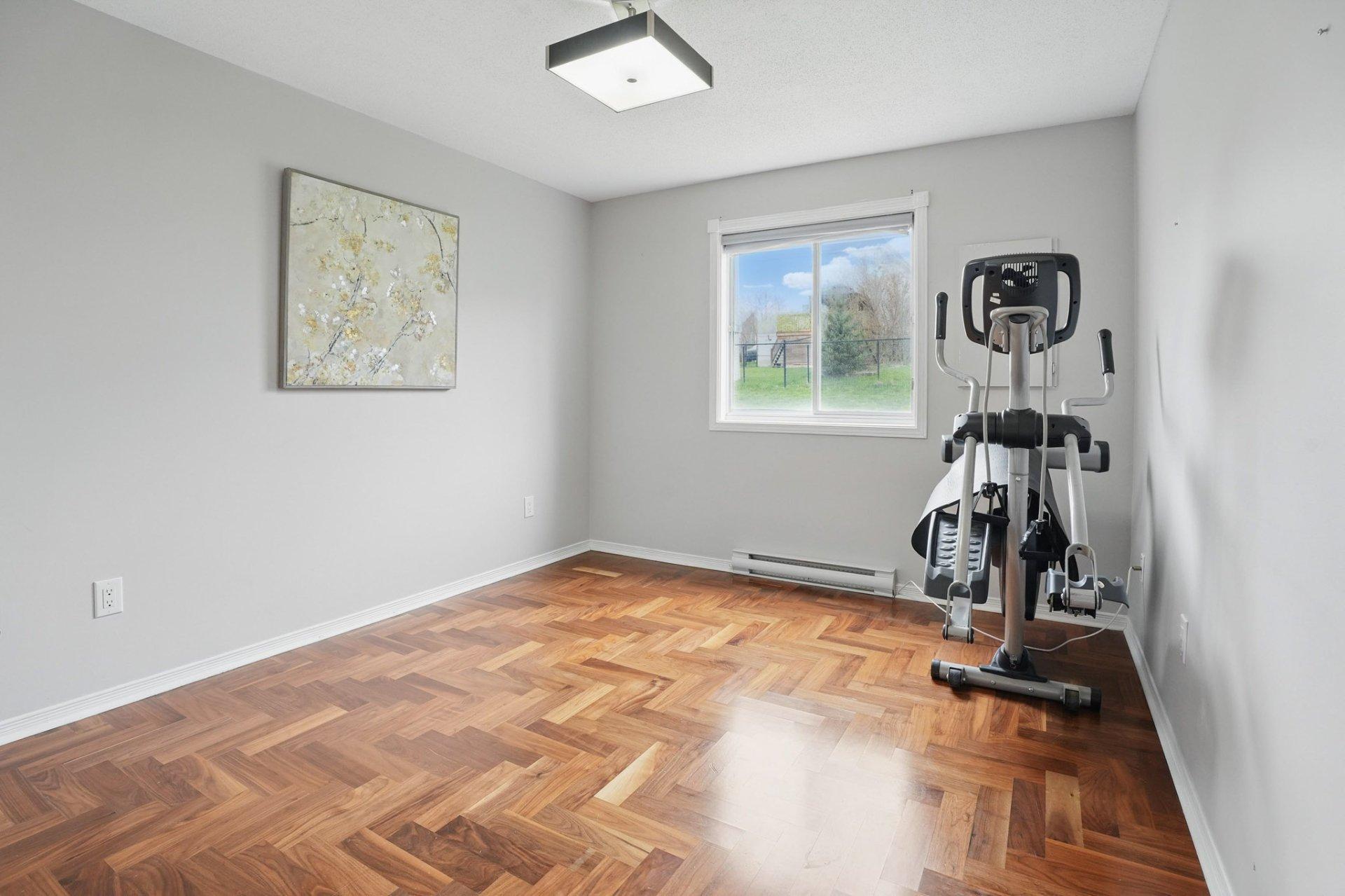 









303


Rue de la Côte-des-Neiges

, 2,
Gatineau (Gatineau),




QC
J8V4B2

