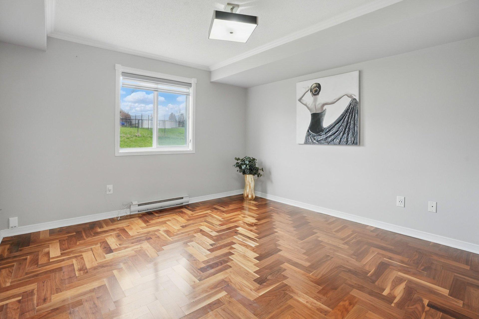 









303


Rue de la Côte-des-Neiges

, 2,
Gatineau (Gatineau),




QC
J8V4B2

