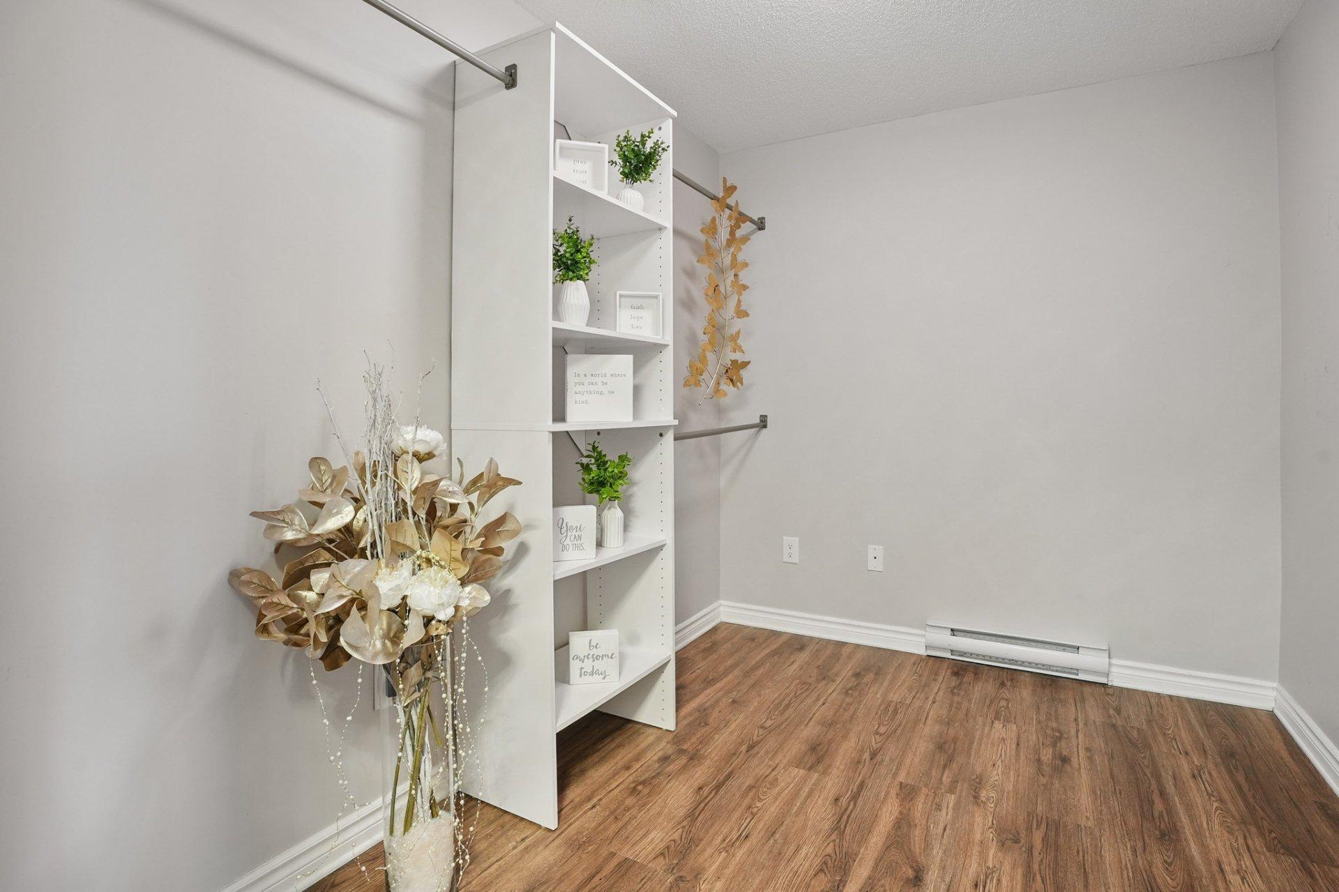 









303


Rue de la Côte-des-Neiges

, 2,
Gatineau (Gatineau),




QC
J8V4B2

