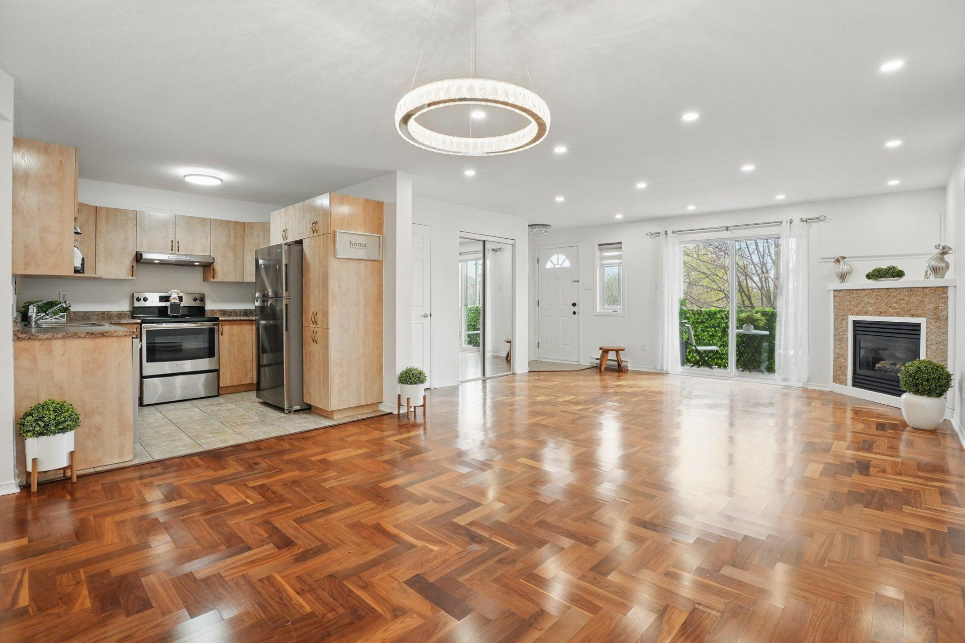 









303


Rue de la Côte-des-Neiges

, 2,
Gatineau (Gatineau),




QC
J8V4B2

