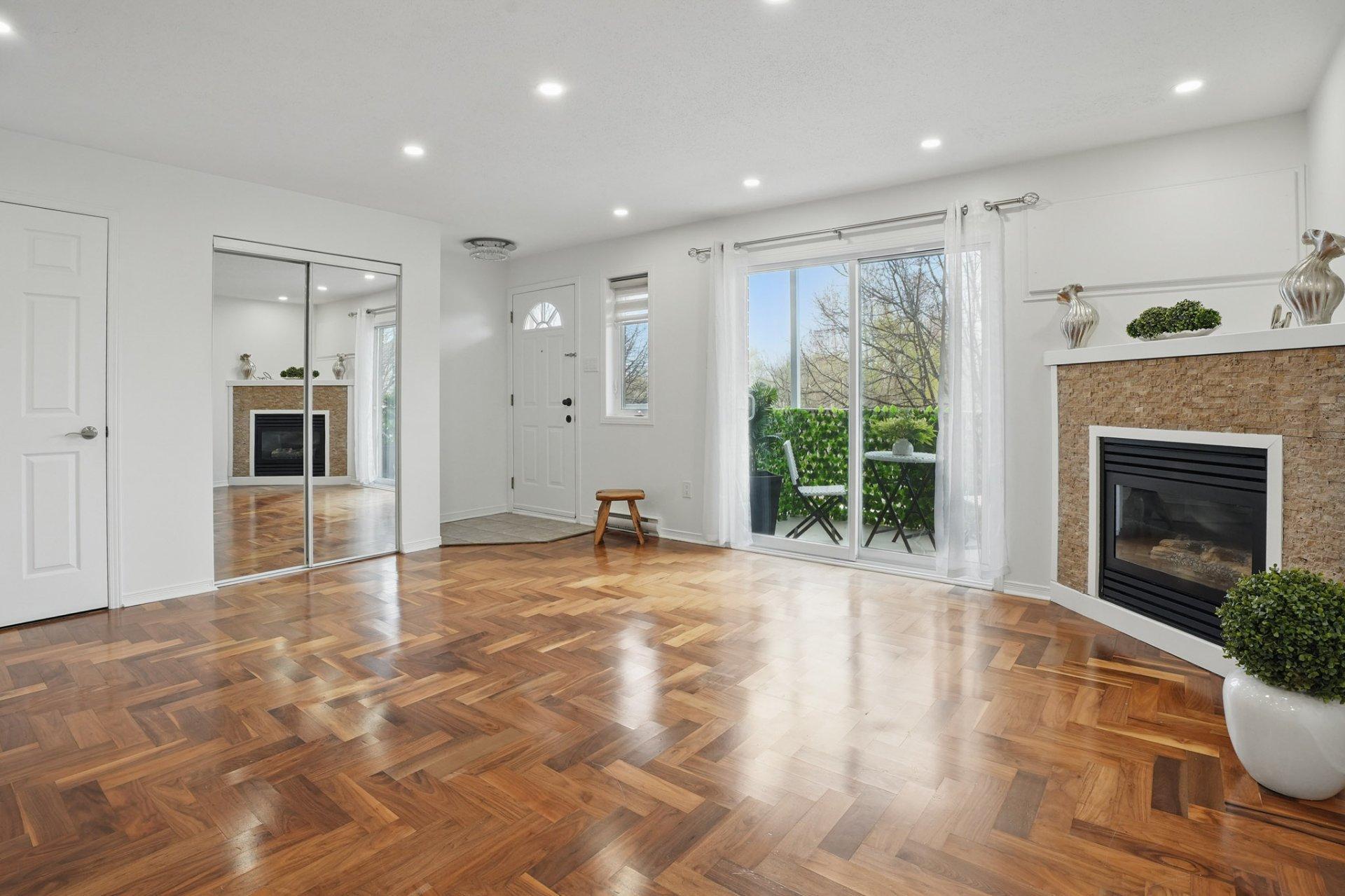 









303


Rue de la Côte-des-Neiges

, 2,
Gatineau (Gatineau),




QC
J8V4B2

