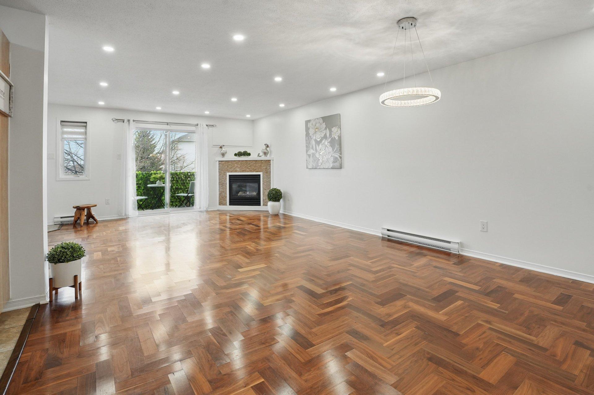 









303


Rue de la Côte-des-Neiges

, 2,
Gatineau (Gatineau),




QC
J8V4B2

