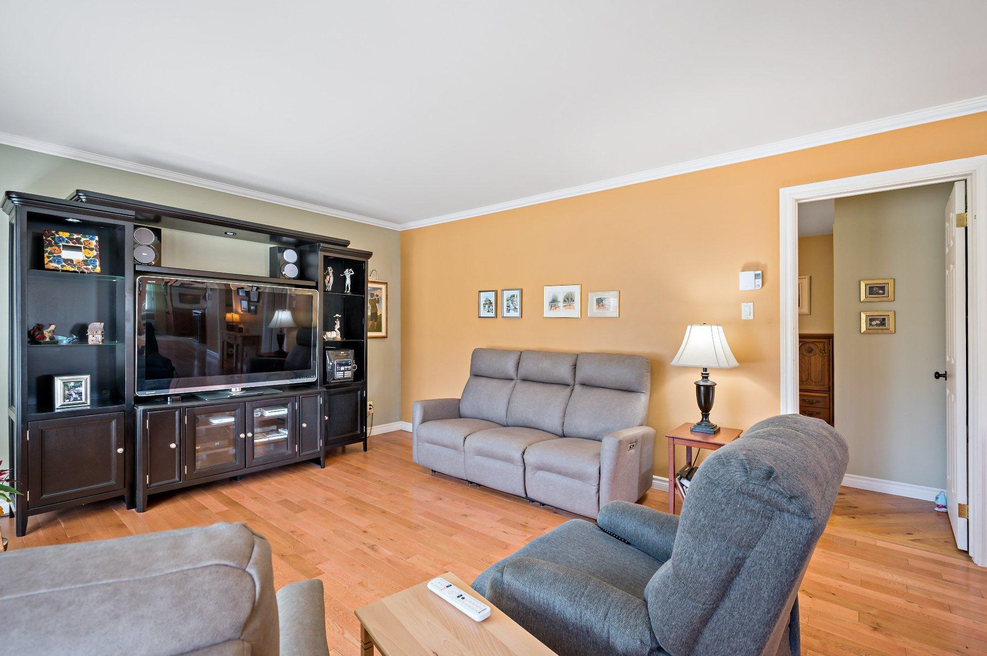 









1210


Rue de Normandie

,
Mont-Tremblant,




QC
J8E3A8

