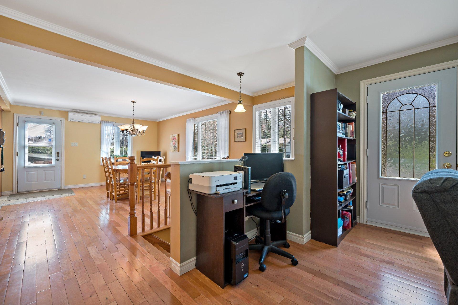 









1210


Rue de Normandie

,
Mont-Tremblant,




QC
J8E3A8

