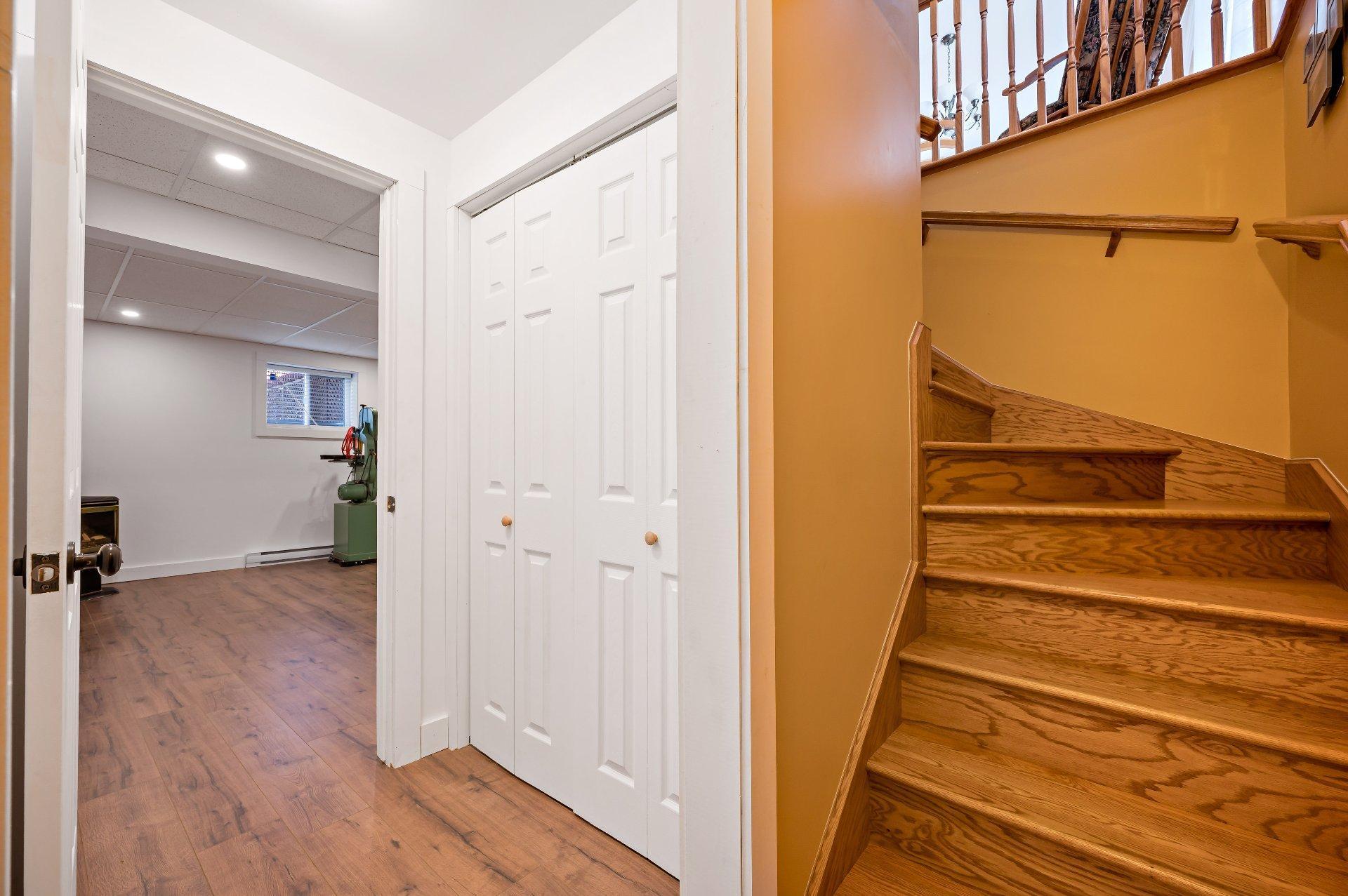 









1210


Rue de Normandie

,
Mont-Tremblant,




QC
J8E3A8

