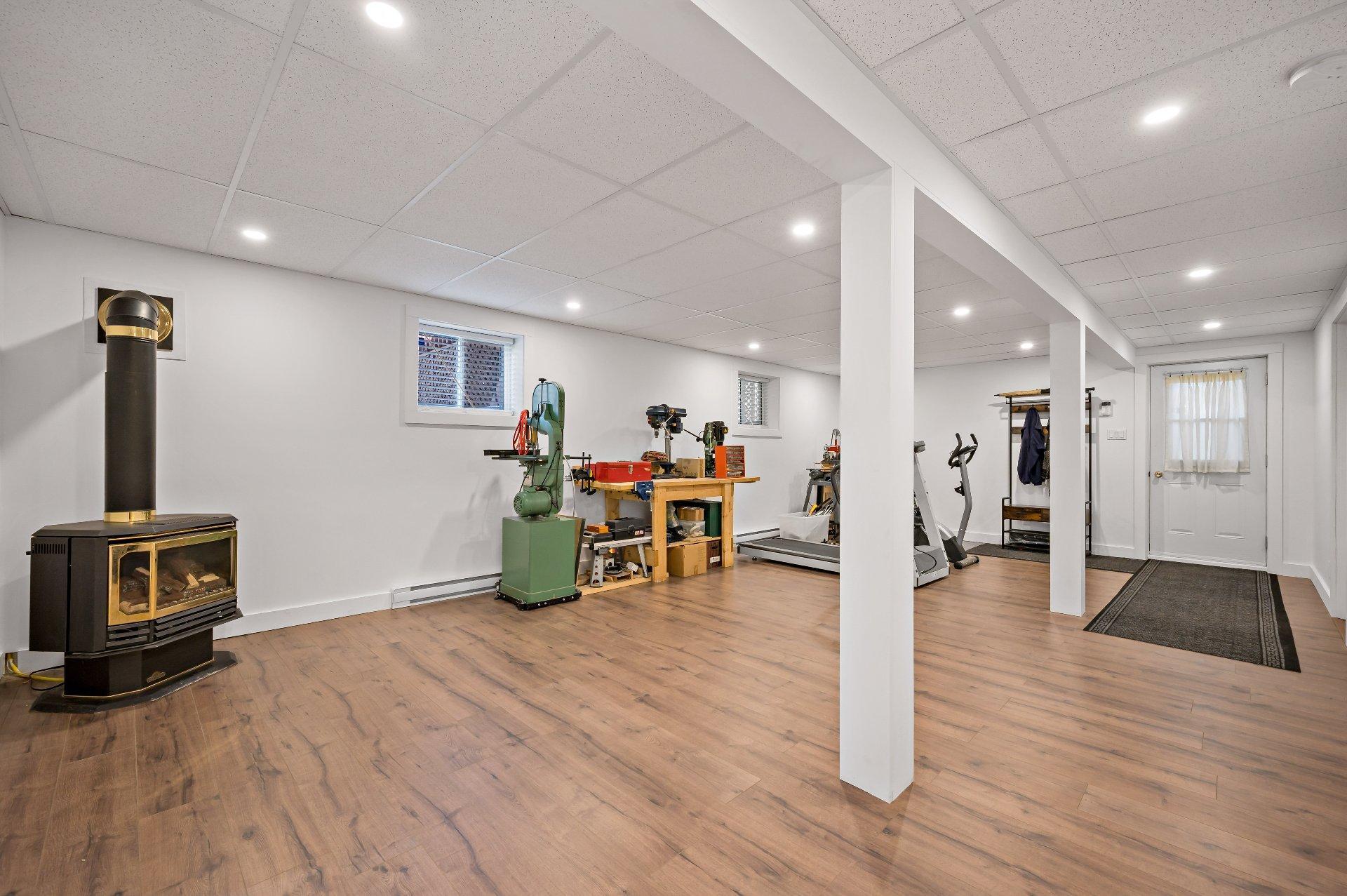 









1210


Rue de Normandie

,
Mont-Tremblant,




QC
J8E3A8

