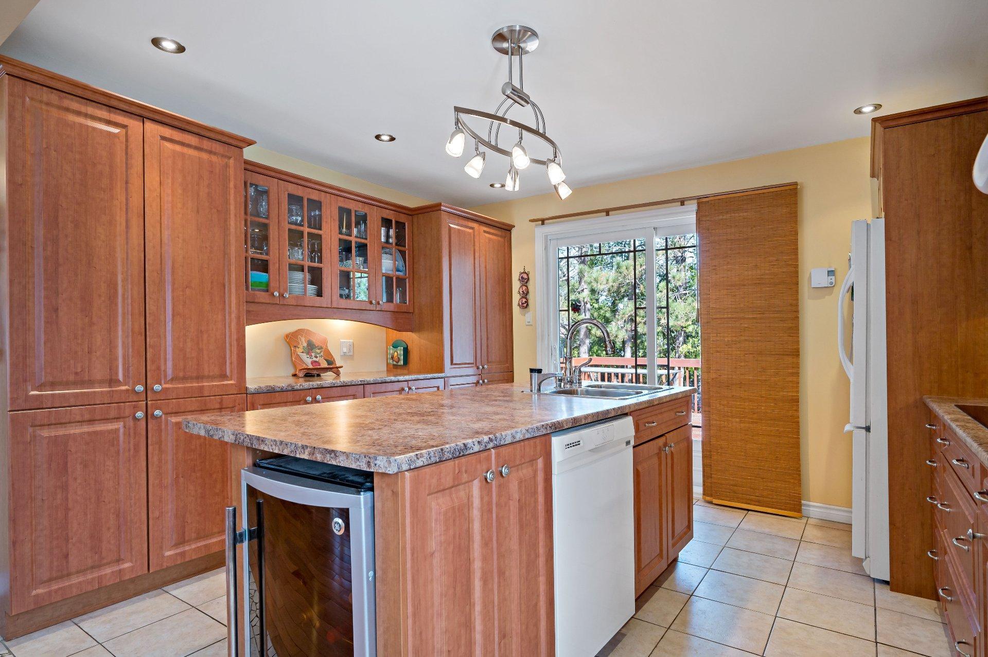 









1210


Rue de Normandie

,
Mont-Tremblant,




QC
J8E3A8

