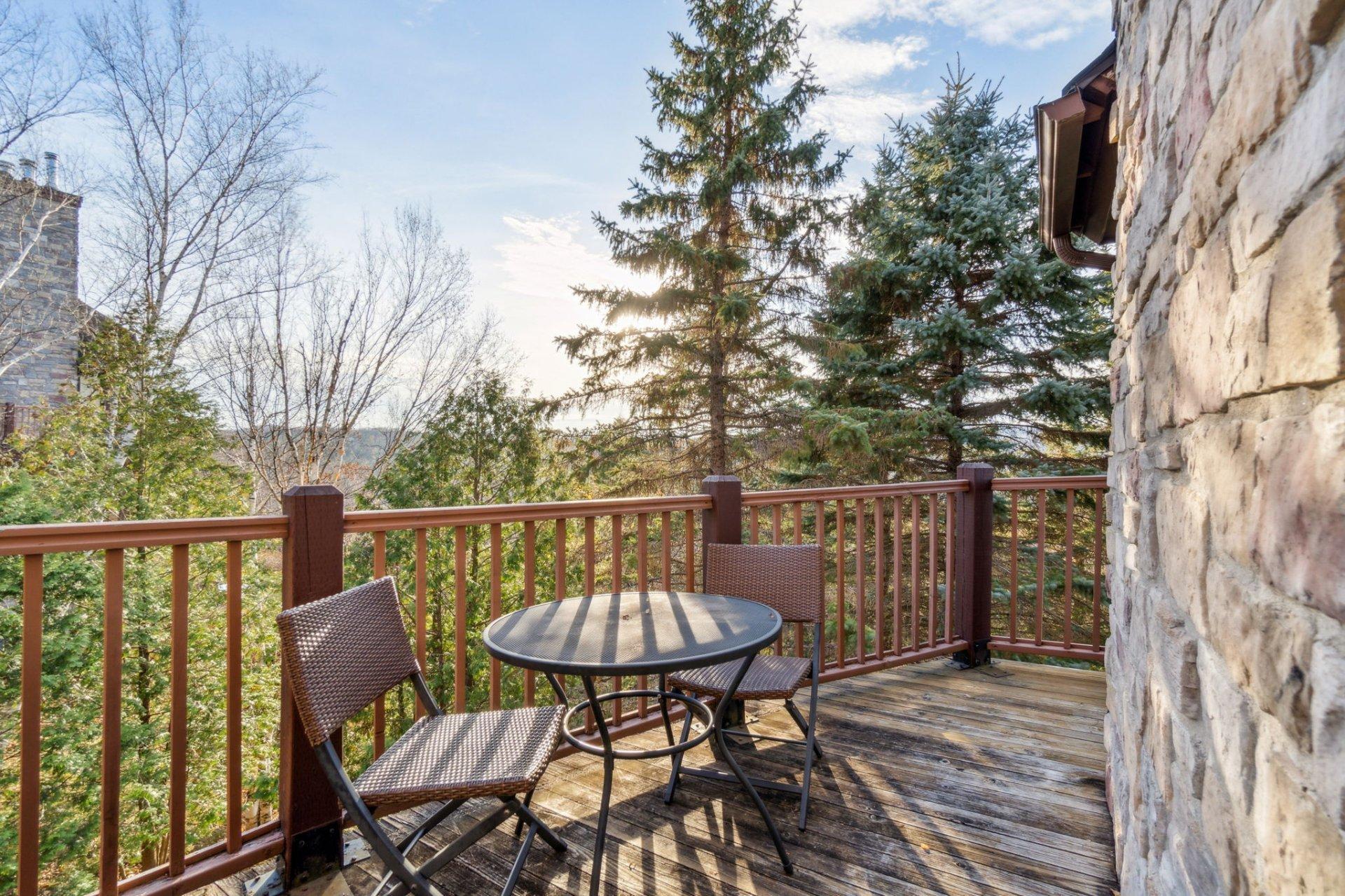









122


Ch. des Sous-Bois

, 1,
Mont-Tremblant,




QC
J8E3M1

