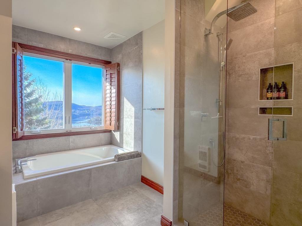 









122


Ch. des Sous-Bois

, 1,
Mont-Tremblant,




QC
J8E3M1

