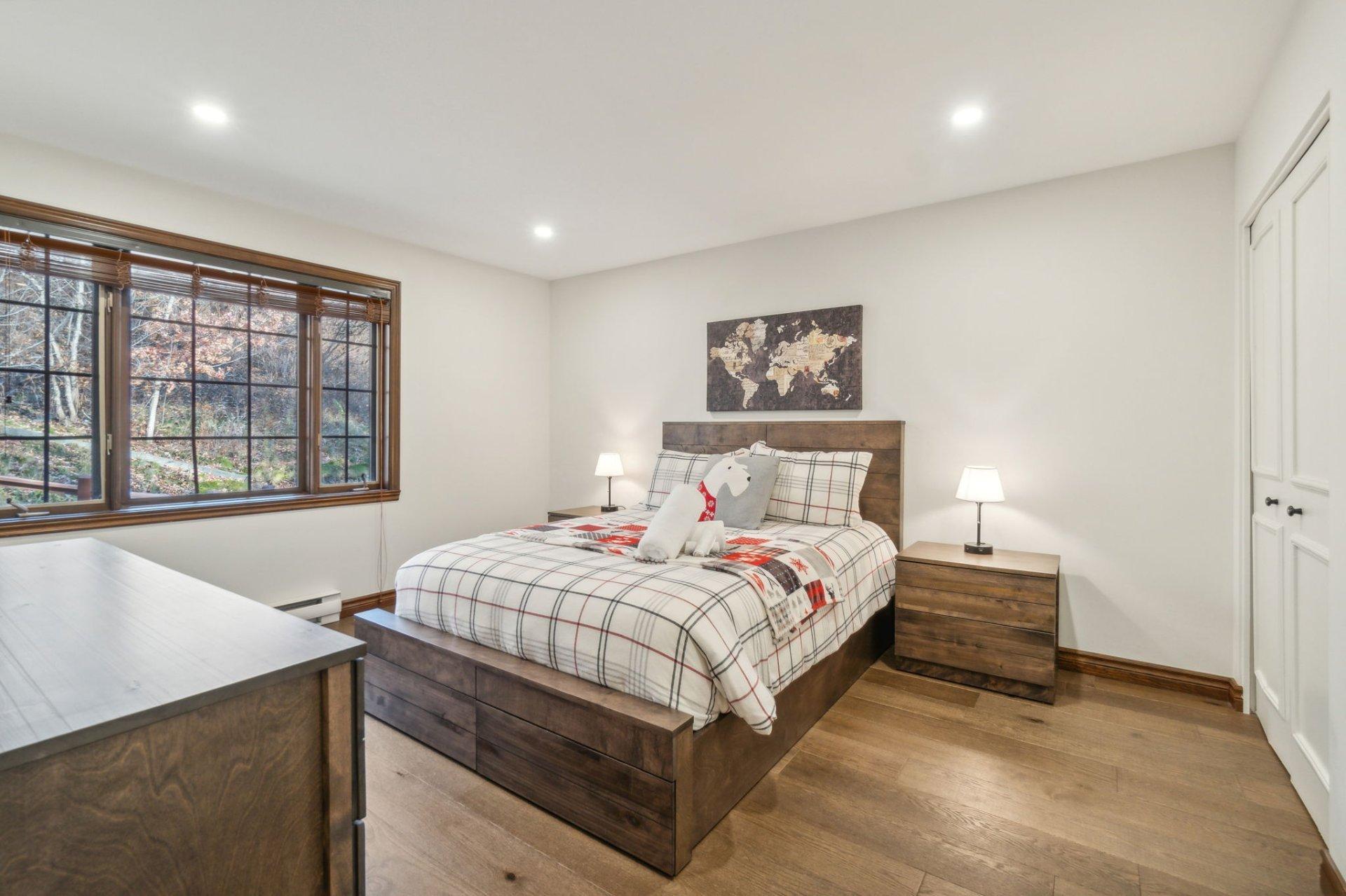 









122


Ch. des Sous-Bois

, 1,
Mont-Tremblant,




QC
J8E3M1

