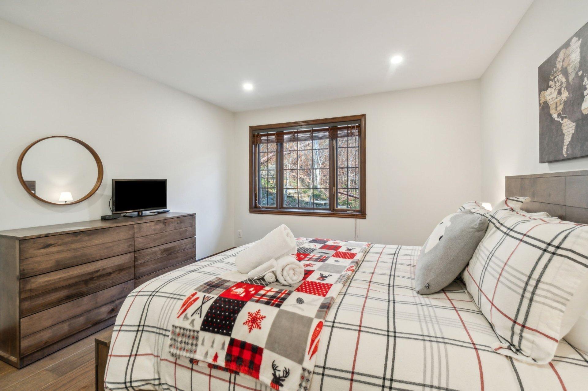









122


Ch. des Sous-Bois

, 1,
Mont-Tremblant,




QC
J8E3M1

