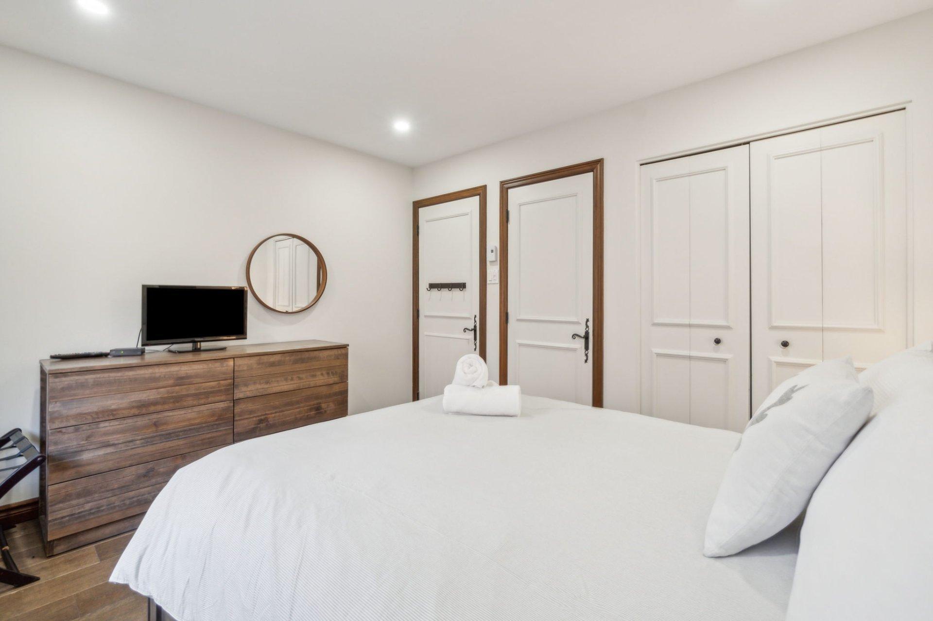 









122


Ch. des Sous-Bois

, 1,
Mont-Tremblant,




QC
J8E3M1

