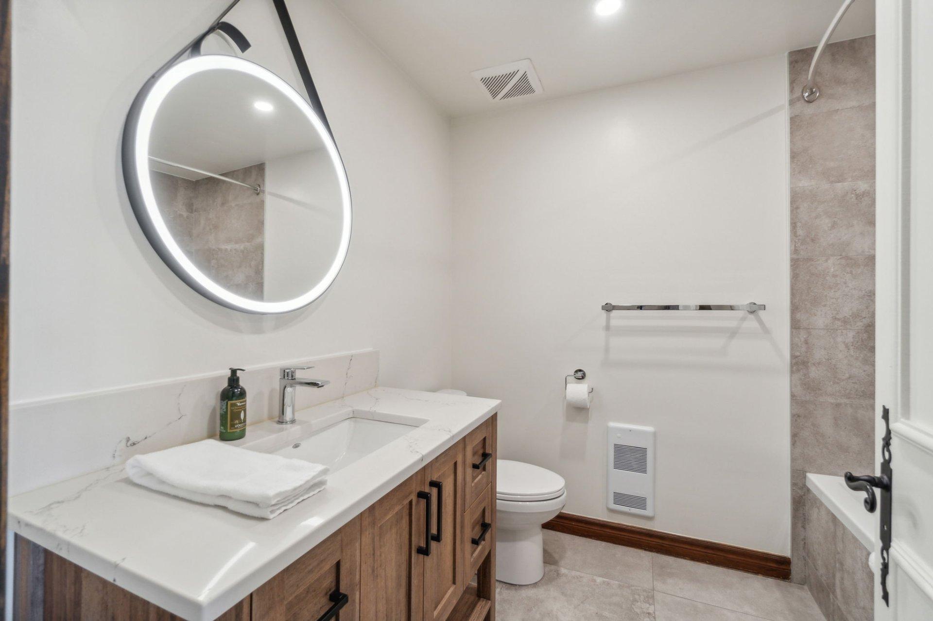 









122


Ch. des Sous-Bois

, 1,
Mont-Tremblant,




QC
J8E3M1


