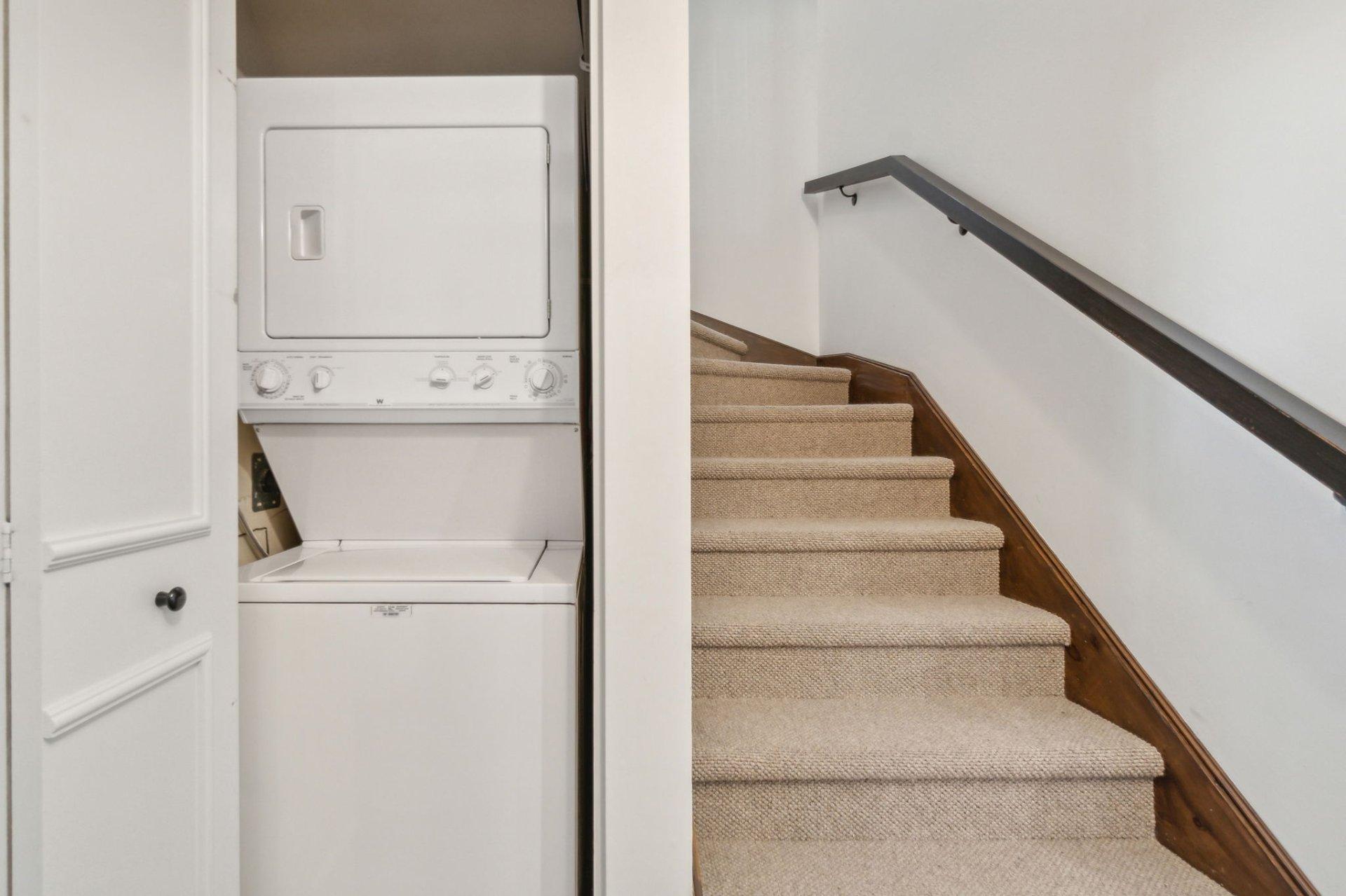 









122


Ch. des Sous-Bois

, 1,
Mont-Tremblant,




QC
J8E3M1

