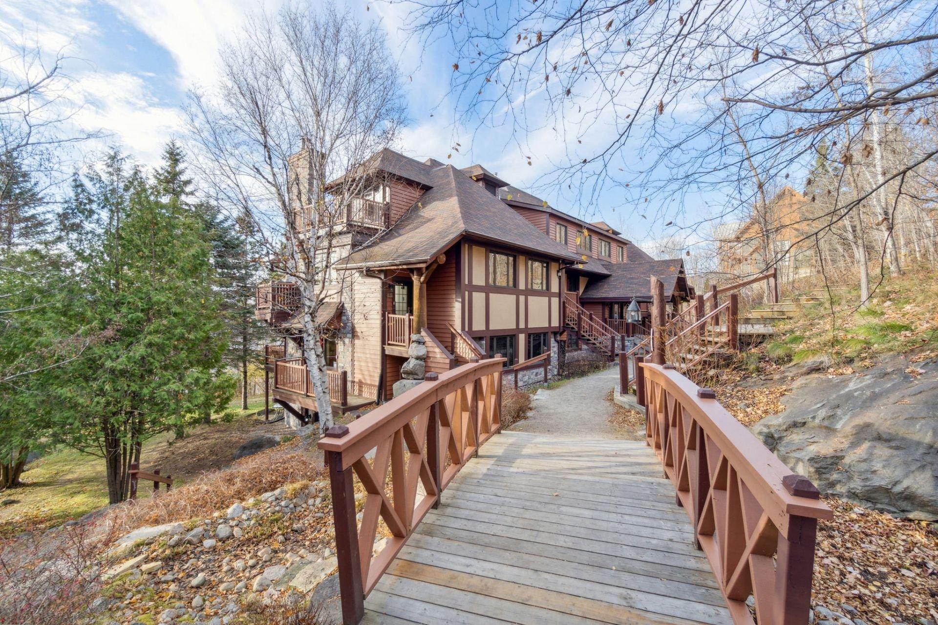 









122


Ch. des Sous-Bois

, 1,
Mont-Tremblant,




QC
J8E3M1

