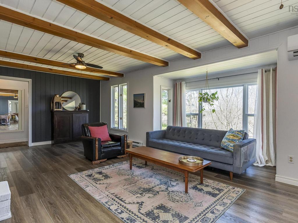 












256 Park Street

,
Kentville,




NS
B4N 1M8

