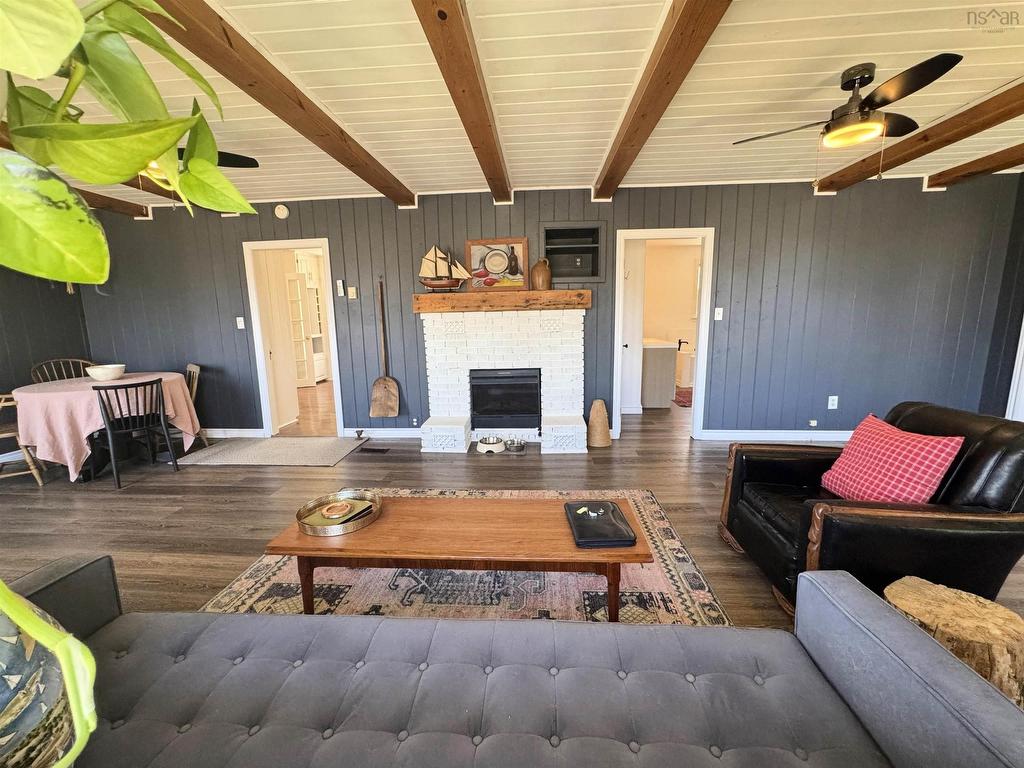 












256 Park Street

,
Kentville,




NS
B4N 1M8

