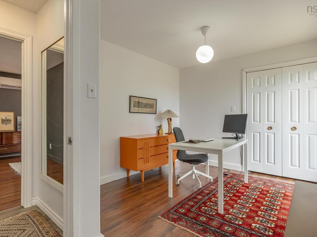 












256 Park Street

,
Kentville,




NS
B4N 1M8

