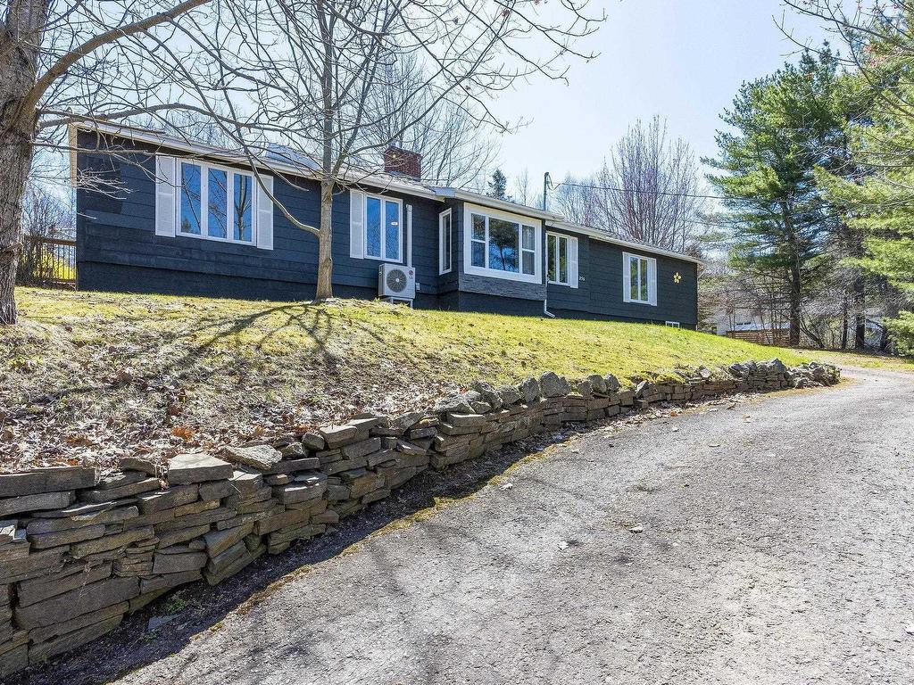 












256 Park Street

,
Kentville,




NS
B4N 1M8

