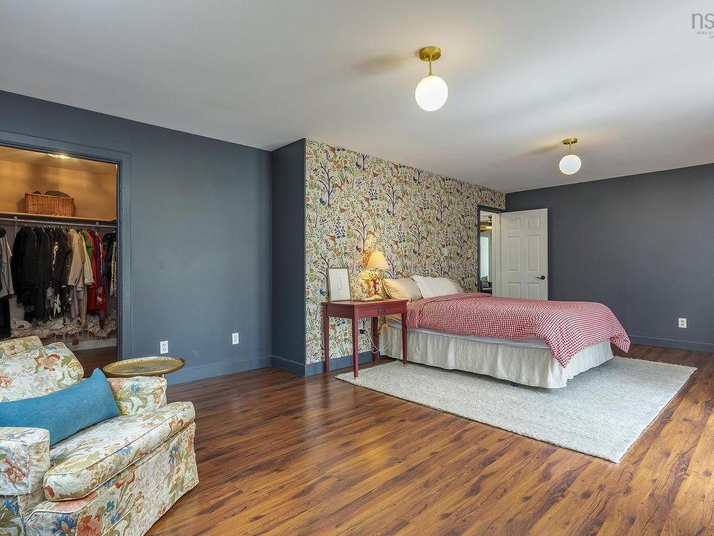 












256 Park Street

,
Kentville,




NS
B4N 1M8


