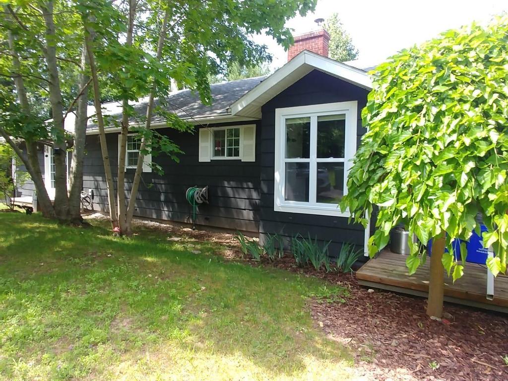 












256 Park Street

,
Kentville,




NS
B4N 1M8

