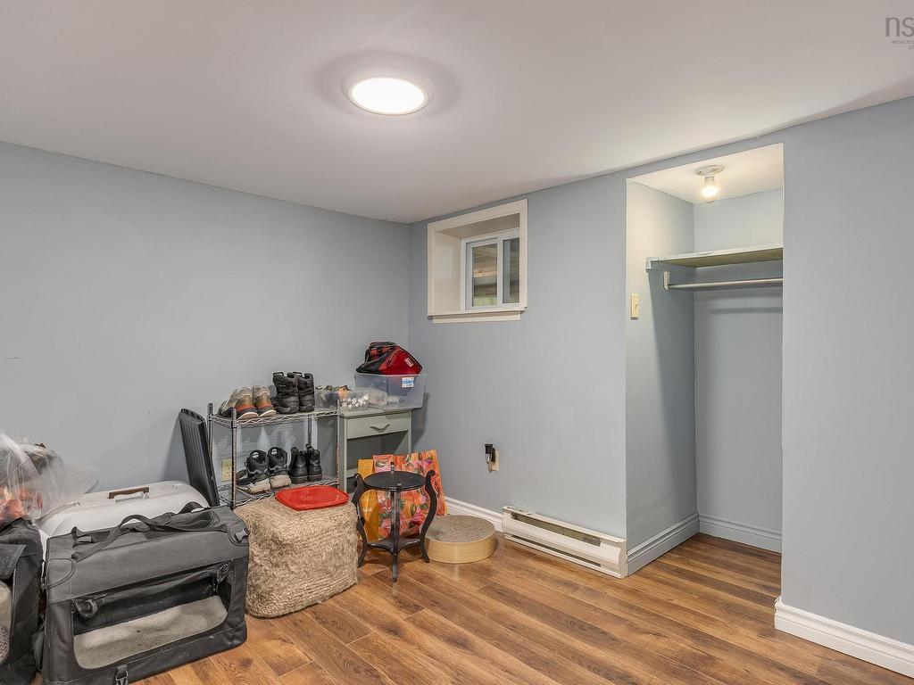 












256 Park Street

,
Kentville,




NS
B4N 1M8

