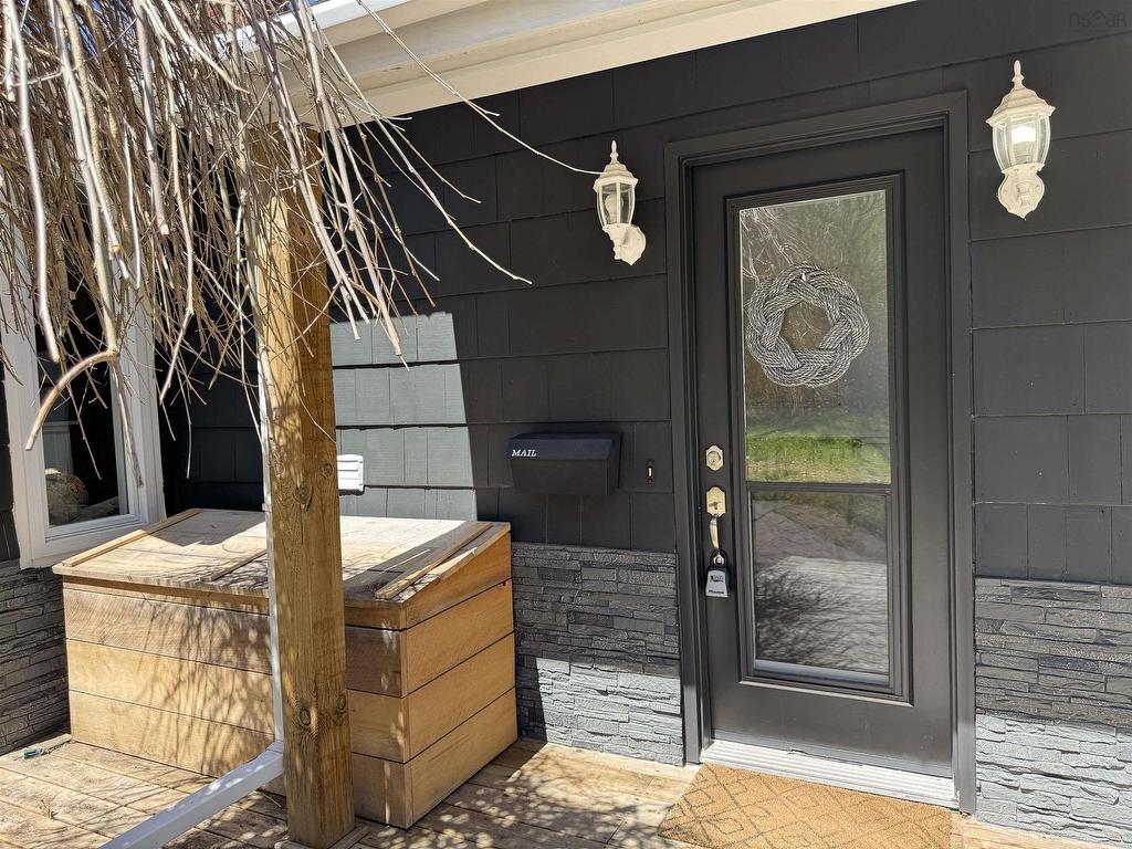 












256 Park Street

,
Kentville,




NS
B4N 1M8

