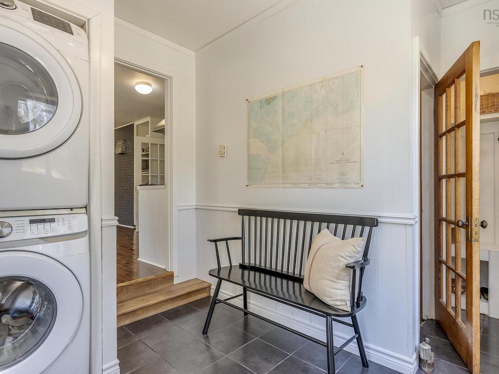 












256 Park Street

,
Kentville,




NS
B4N 1M8


