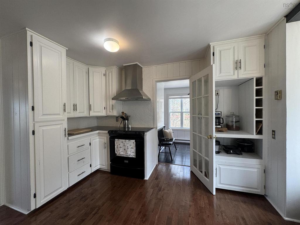 












256 Park Street

,
Kentville,




NS
B4N 1M8

